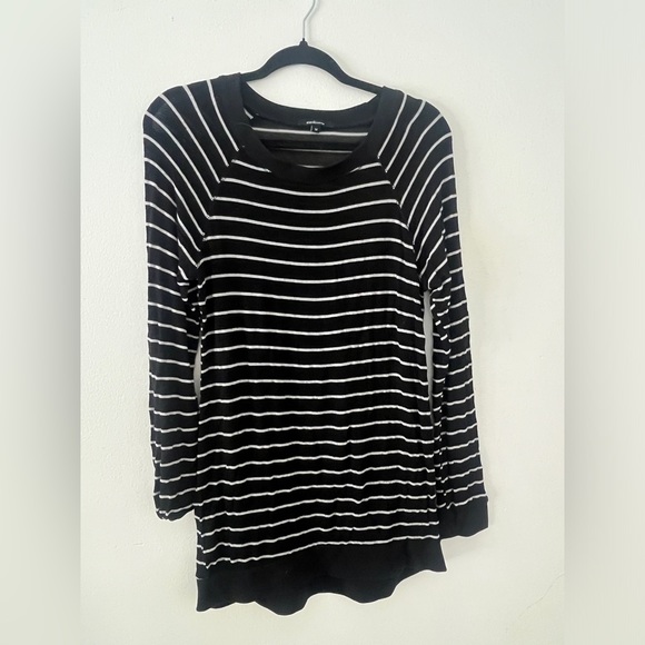 Black and white stripped long sleve dress - Picture 1 of 3